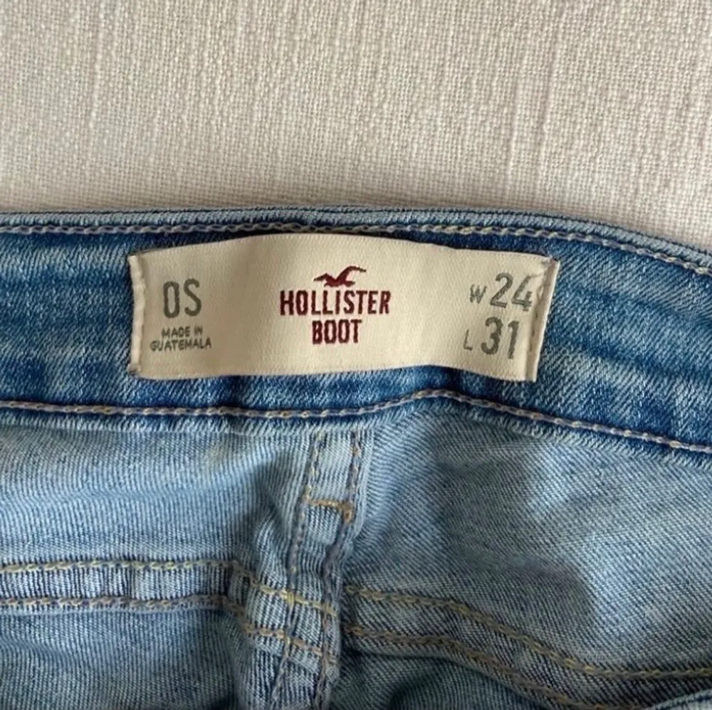 Hollister jeans i storlek 24/31. Mycket bra skick❤️. Jeans & Byxor.