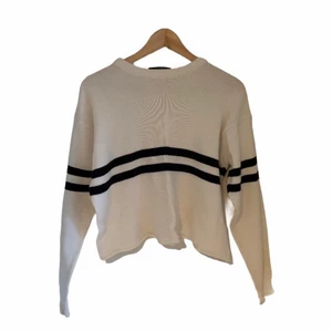 XS  - Stickad tröja bara använd ett fåtal gånger! ☺️