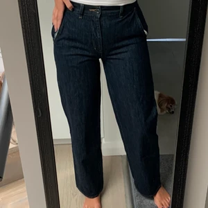 Mörkblå jeans - Mörkblåa raka jeans💙