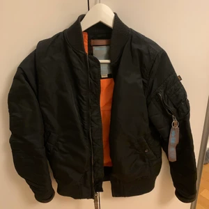 Alpha industries jacka - Storlek X-small på denna jacka
