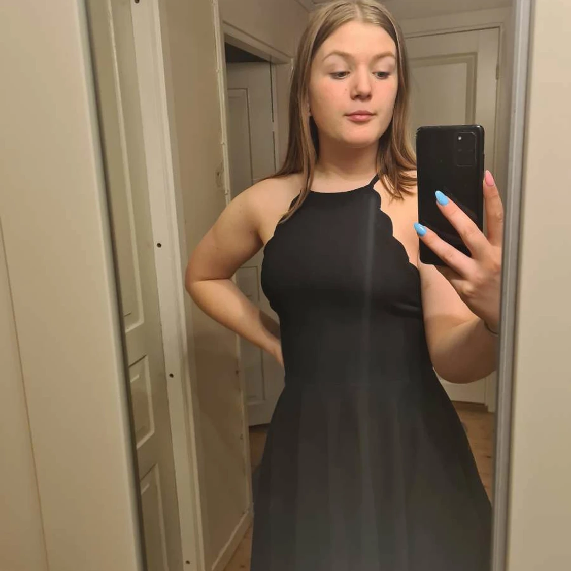 Svart klänning i nyskick strl 14-15år - 90