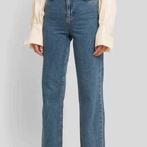 Vida jeans - supersnygga vida jeans, använda endast ett fåtal gånger, tyvär för små för mig, NYPRIS: 659kr😊