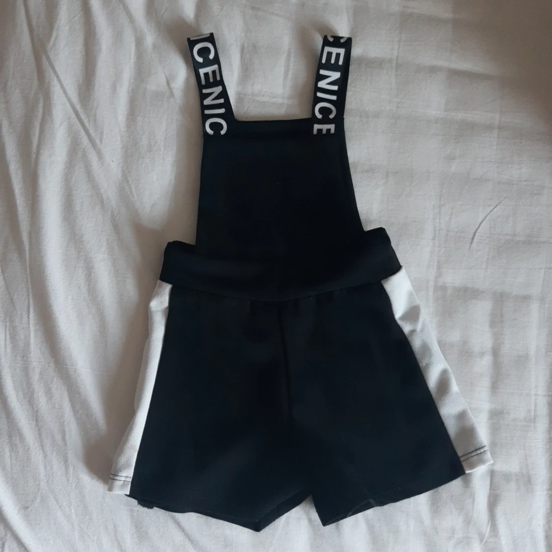 Hängselbyxor ifrån "Nice" - 90