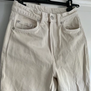 Weekday Jeans - Fina i nyskick!