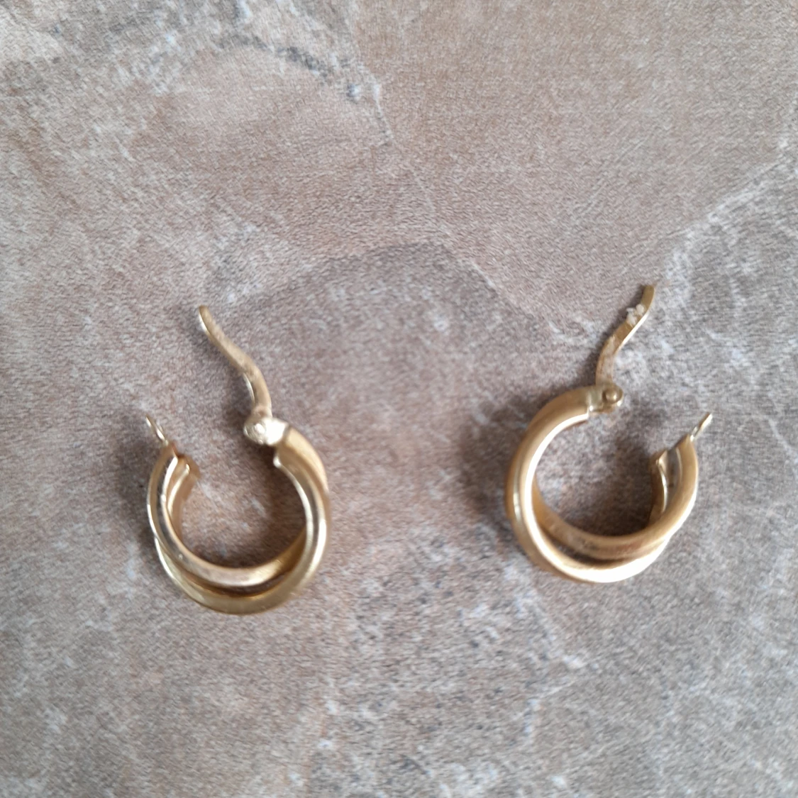 18 k guldörhängen  - 90