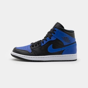 AJ 1 MID Black/Hyper Royal STRL 42 - Helt nya, box och kvitto finns. Skickar fler bilder vid intresse.      både storlek 42 samt 42,5 finns tillgängliga att köpa. 