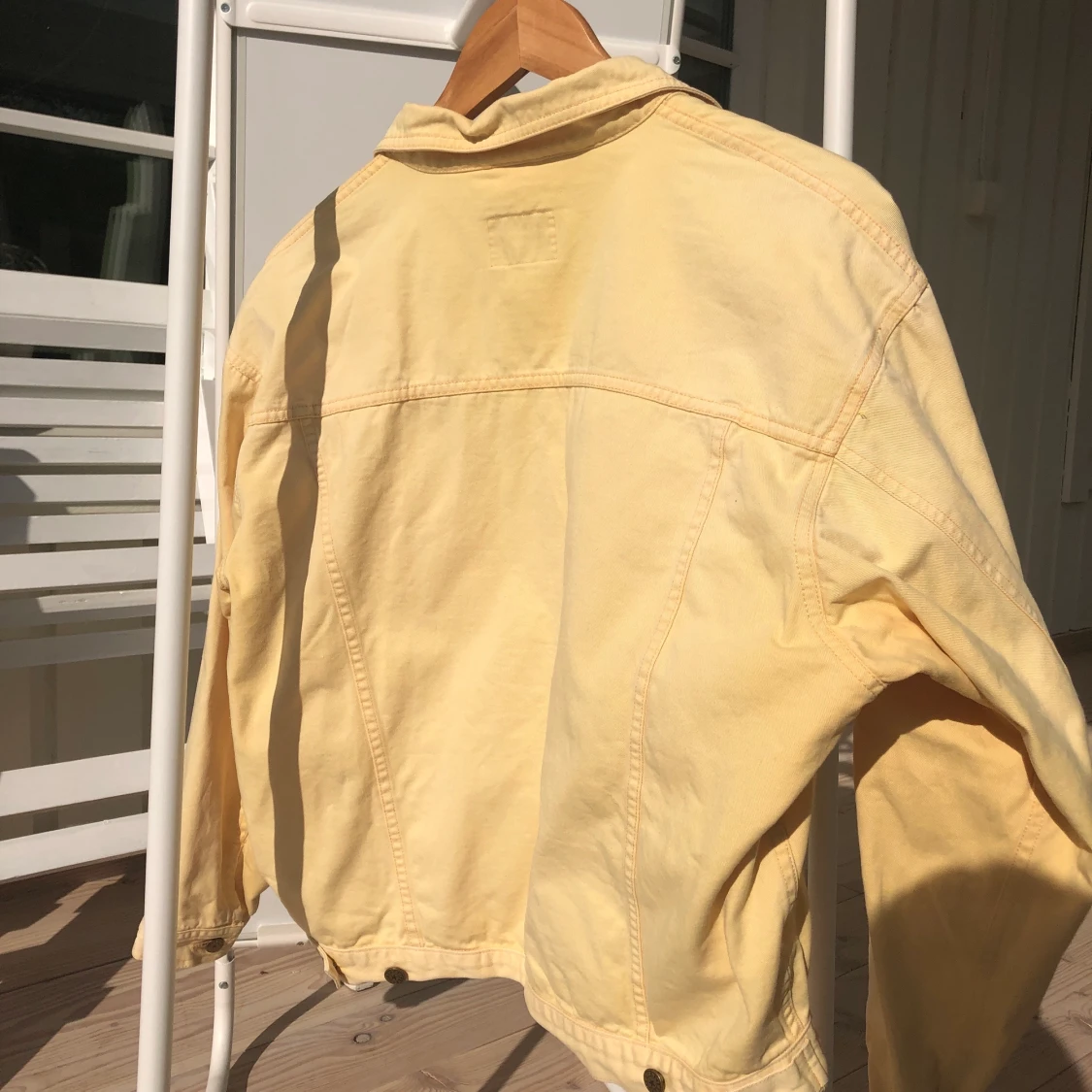 Gul jeansjacka  - 90