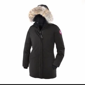 Canada goose  - Canada goose i modellen Victoria parka, storlek XS ( skriv för bilder på jackan ) 