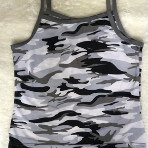 Cargo-linne - Cargo-linne, står att det är strl L men passar bättre på XS/S men även M om man vill ha en rätt tight fit.