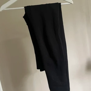 Träningstights från Aliceliveing - Köpt i England för 300kr använt två gånger då dom är i fel storlek för mig 