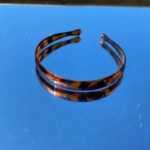 Diadem  - Säljer ett jättefint diadem som inte används. Använd endast en gång. 