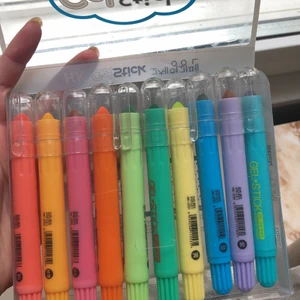 25kr för en! Koreanska highlighters - Koreanska highlighters! Helt nya i fel format! I kostar 25kr st!