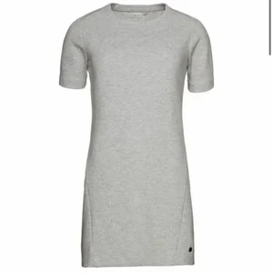 Sail Racing klänning - Säljer denna grå Sail Racing-race dress. Tyget är fortfarande i superkvalitet⛵️🤍