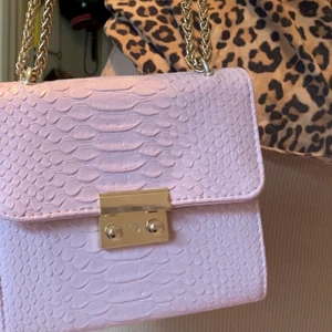 Sommar väska - Väldigt fin väska knappt använd super skick