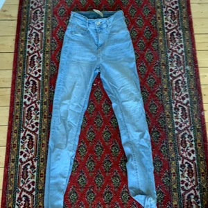 Jeans - Använda ungefär 10 gånger, passar xs/s
