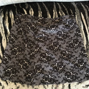 Egen sydd blommig kjol  - Fin blommig kjol. Som jag skapar för några år sen. 🥰 I fint skick och ej använd på många år. Jag tar helst swish betalning. 