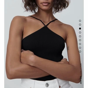 Så fin topp - Så fin topp från zara i S, endast använd en gång. Helt Slutsåld på hemsidan!!🤍 frakt tillkommer