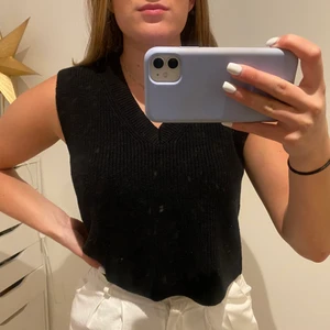 Svart väst - Svart stickad väst från Zara