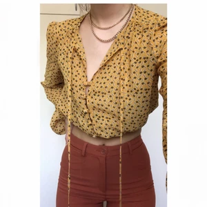 Gul Blus :) - #blus #sommar #gulblus #vintage #retro #shirt #sheer