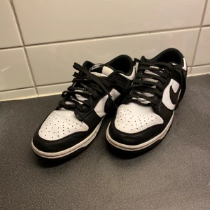 Nike dunk panda - 9/10, pm för fler bilder, box ingår