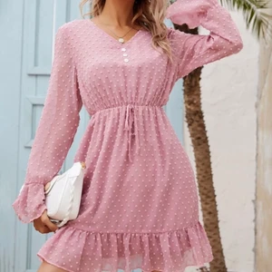 Känning storlek M/38  - Klänning från shein, storlek M/38. Väldigt fin och har bra passform! Kom dock aldrig till användning i sommras. 