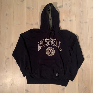 Vintage Russell athletic hoodie - Skick 8/10 inget fel vad jag ser, storlek XL men sitter som L eller en boxy M