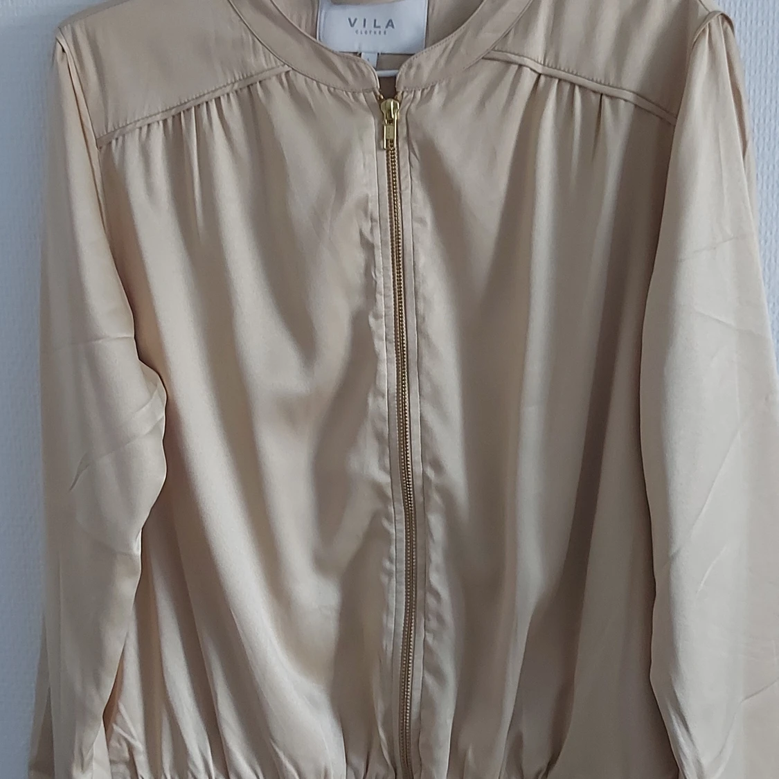 Blusjacka strl L, VILA
