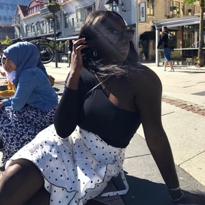 Omlottkjol  - Jätte fin omlottkjol från BikBok. Sitter super bra på.