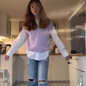 Jeans xxs  - Sjukt snygga och bekväma jeans från shein älskar dessa jeans men använder de knappt så tänker att någon annan kanske använder om er! 60kr frakt 