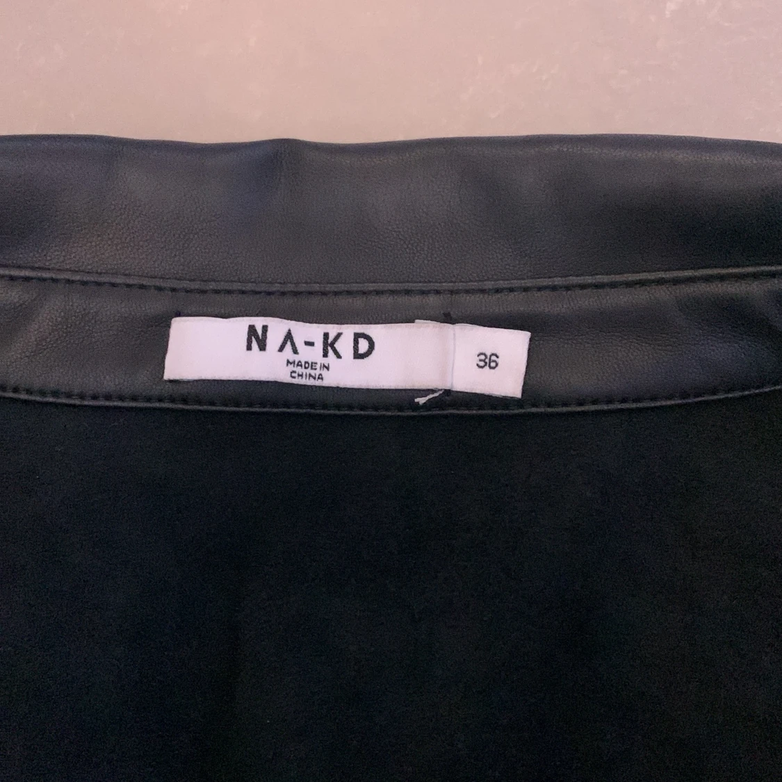 Skorta/jacka i skin imitation  - 91