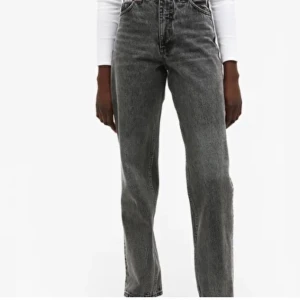 Säljer, taiki jeans från Monki✨ - Använda endast 1 gång, storlek:24, pris:150kr (fri frakt) 🌸 balloon leg, high waist 