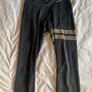 stronger tights  - knappt använda så i super fint skick!! storlek s.