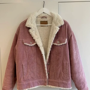 Manchesterjacka, str. M - Ca. 3 års sedan jag köpte den. Har använt den ca. 4 gånger. 