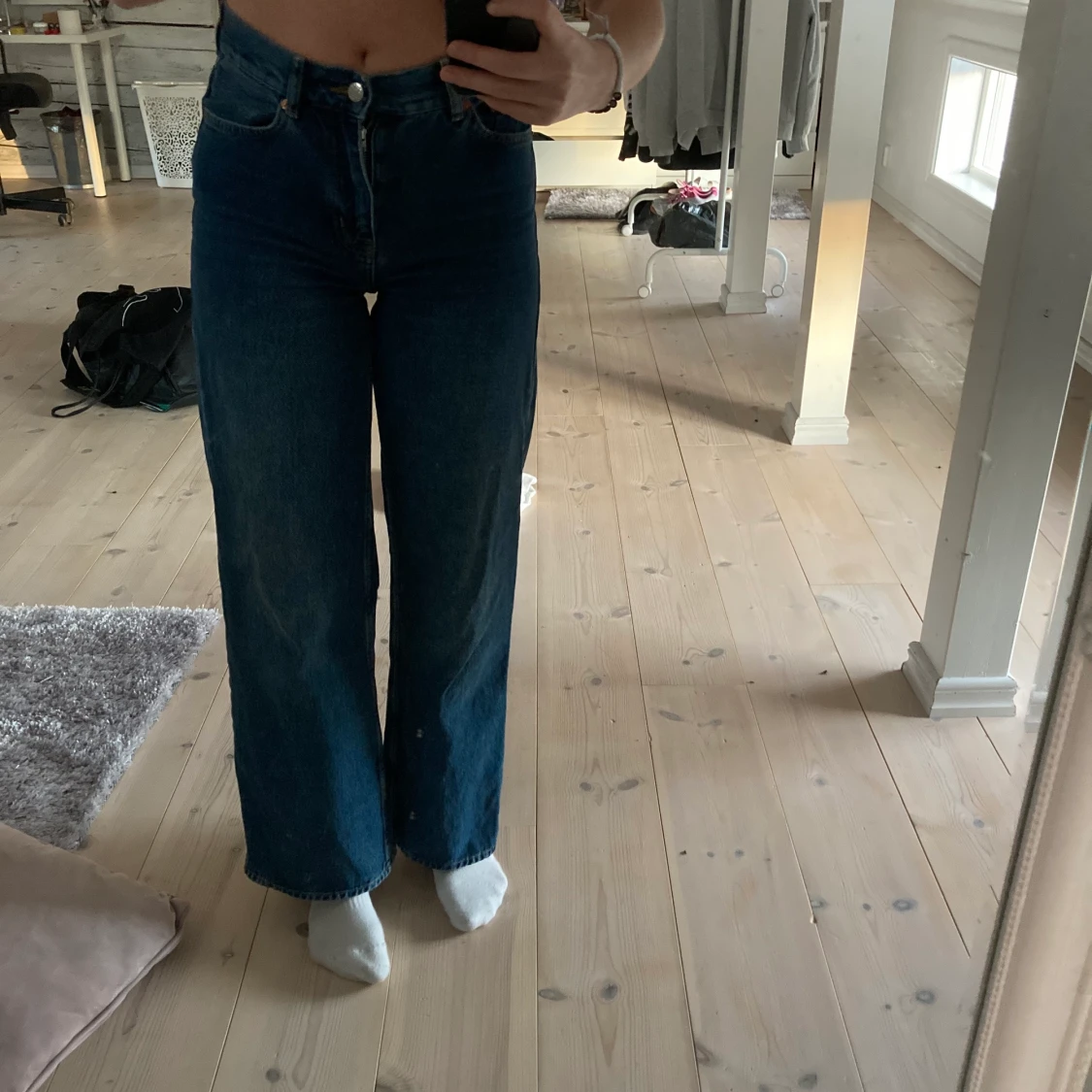 Mörkblåa jeans