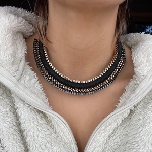 CHOKER  - Necklace! New in never used . (Frakt medräknad i pris)