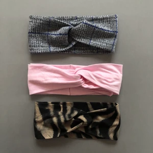Handgjord hårband - Handjord hårband i olika mönster. 50kr/styck. Frakt tillkommer på 13kr.