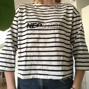 Tröja - Svart vit randig tröja från weekday