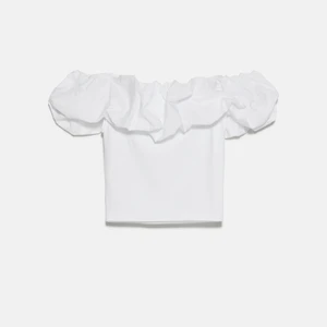 Top - Säljer denna superfina toppen då den inte kommer till användning. Använd få gånger, superbra skick! Nypris:149kr köpt e köpt