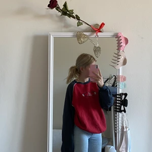 vintage adidas tröja  - super fin vintage adidas tröja. budgivning som startar på 200kr 