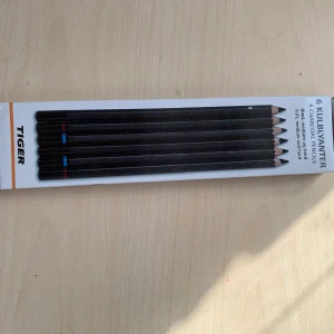 6st Charcoal pencils - Ett set med 6 styckna kålpennor. Helt oanvändna!