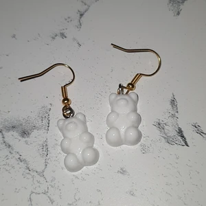 Örhängen  - Nickelfria, 30kr/par eller 2 par för 50kr