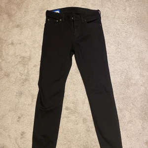 Acne jeans svarta - Oanvända svarta acne jeans 