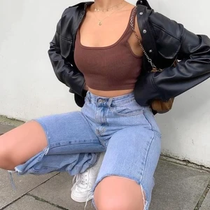 Snygg topp🤎 - Köparen står för frakt. Bli budgivning om flera intresserade ☺️🤎