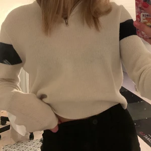 Brandy Melville tröja  - Brandy melville tröja i bra skick. Oanvänd💖