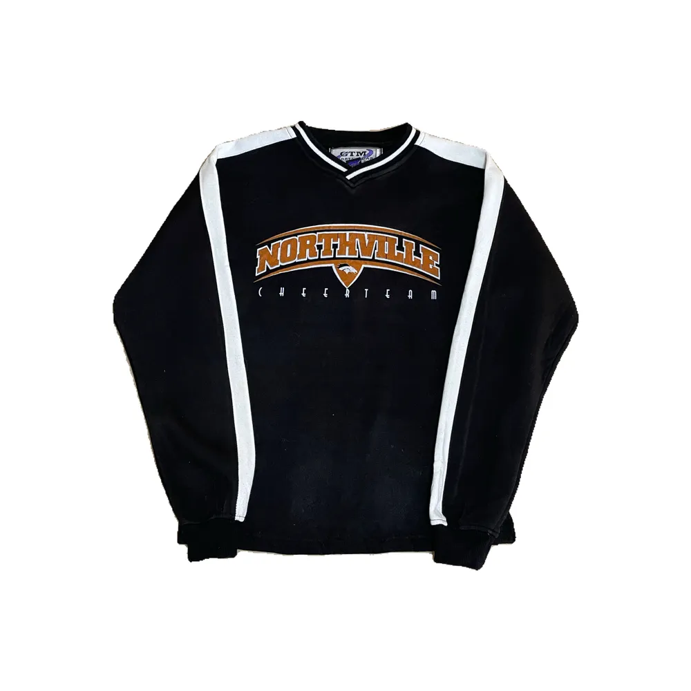 Vintage Northville Sweatshirt   Storlek  S (Modellen är 170 cm lång och har vanligtvis storlek M)  Condition: Vintage (8/10)  PRIS: 300  DM för mer bilder och frågor. Tröjor & Koftor.