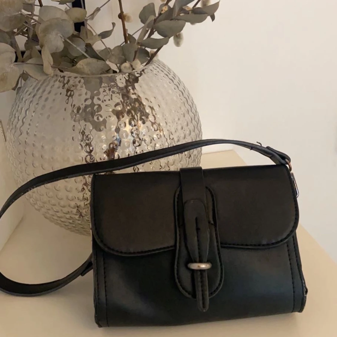 svart väska  - 90