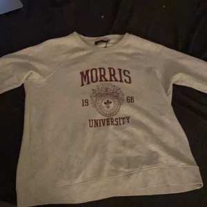 Morris tröja dam strl L - Den är helt oanvänd i strl L. Figursydd passform. 