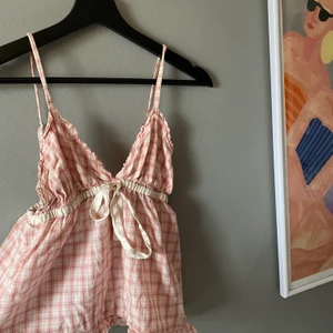 Oddmolly linne one size, runt XS- M - Gulligt skönt sommar linne från odd molly, inköpt för flera år sedan men nästan inte alls använt, så bra skick. 