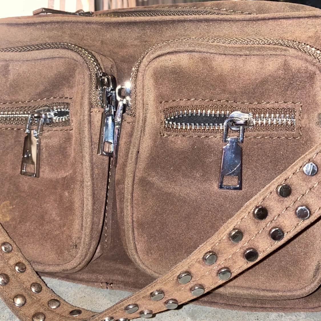 Noella nougat väska 