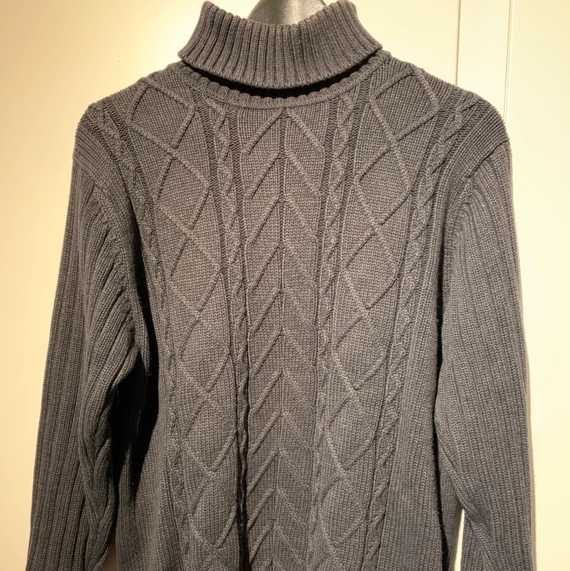 Tungt stickad tröja kvalité  - 91